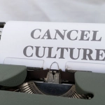 Критический анализ онлайн казино и цифрового гемблинга